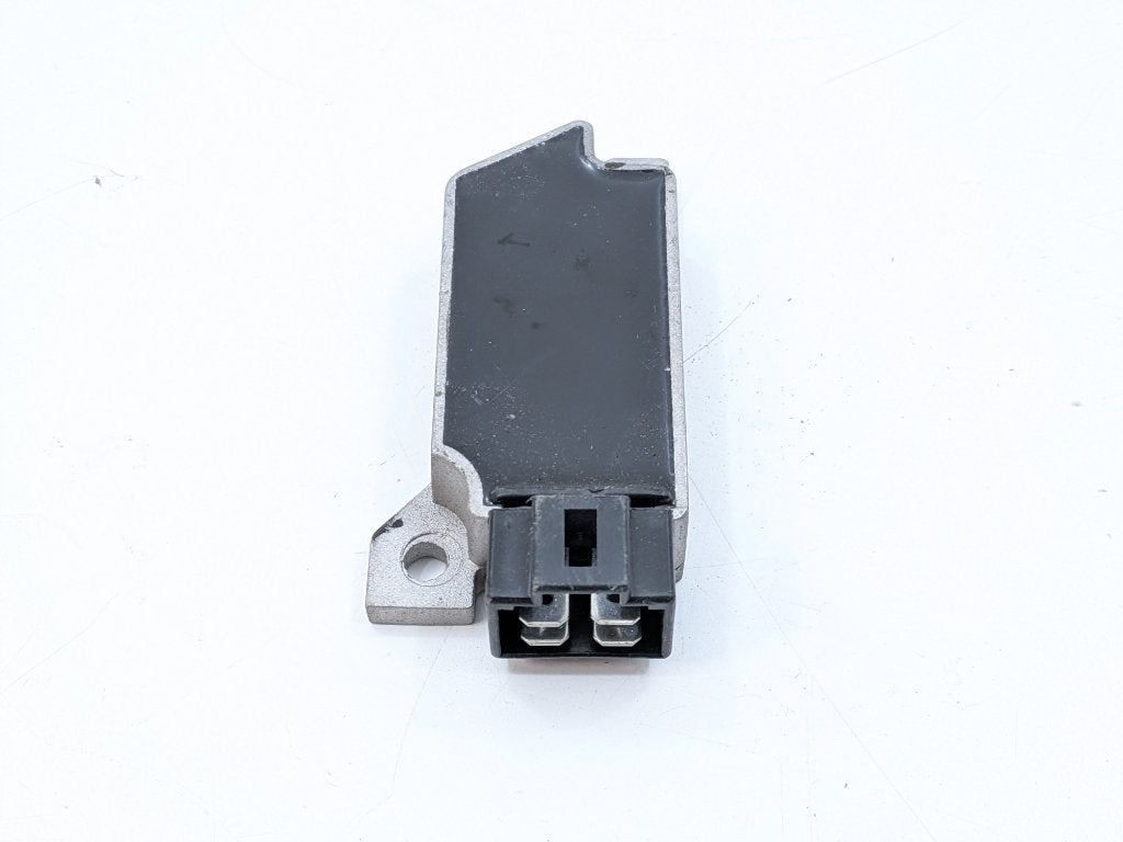 REGULATEUR DE TENSION Yamaha, Motos, Yamaha Motor Europe N.V., Utilisé, Customersupport@yamaha-motor.co.uk, Koolhovenlaan 101
1119 NC  Schiphol-Rijk, NL