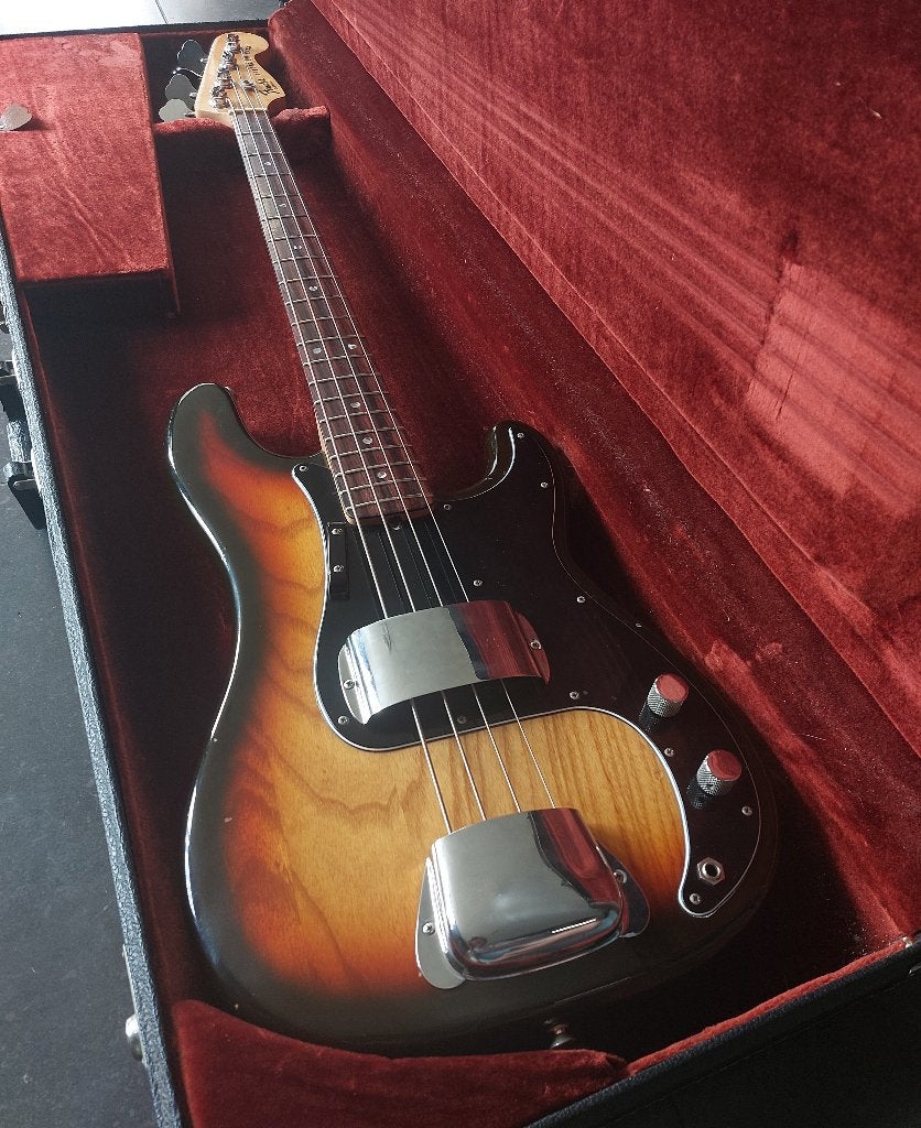 Fender Precision Bass 1980 (lichtgewicht, flamed maple neck), Musique & Instruments, Instruments à corde | Guitares | Basses, Enlèvement