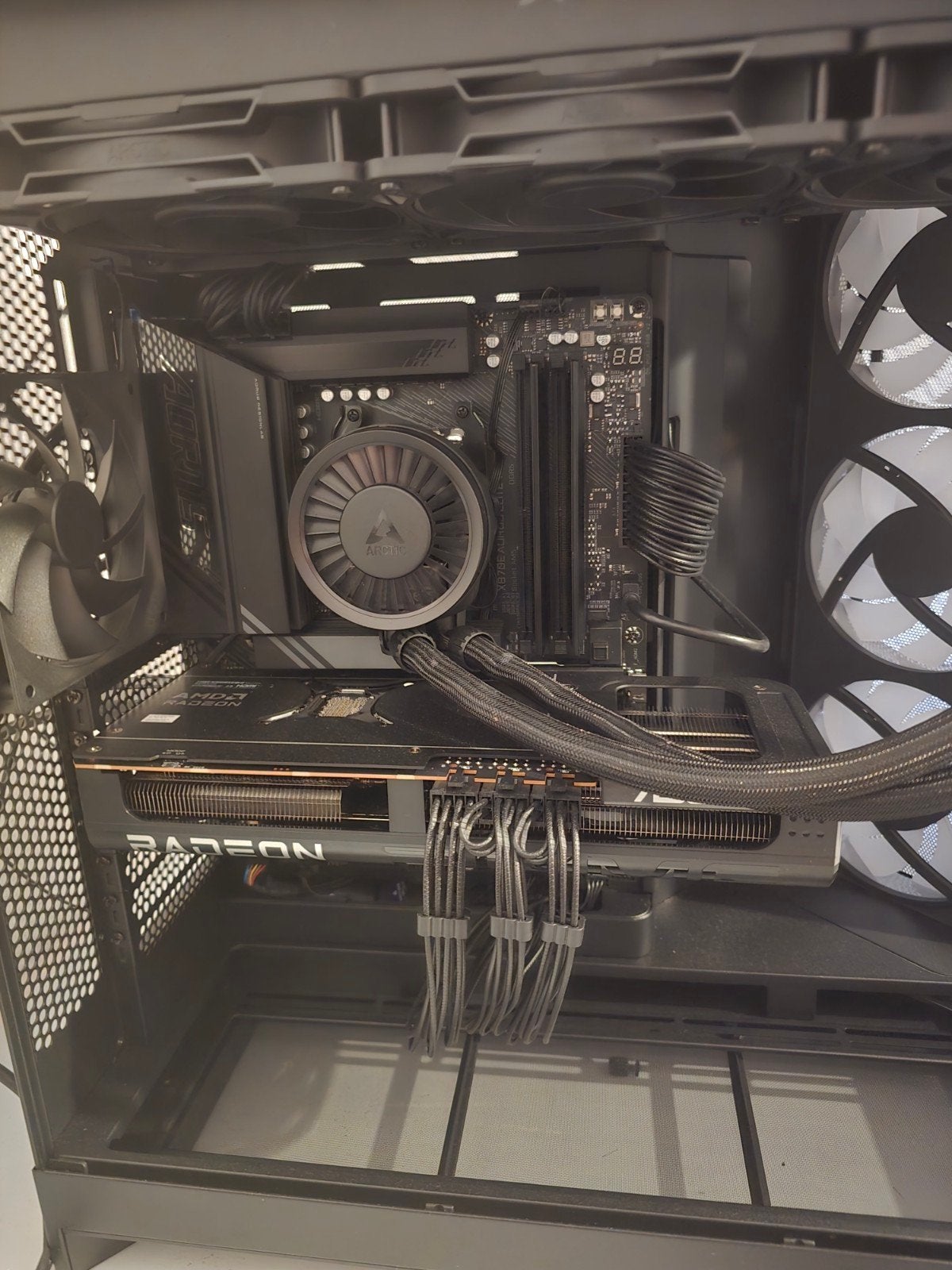 Hoogwaardige gaming-pc - Ryzen 7 9800X3D/RX 9070 XT 16 GB, Ophalen, 32 GB, Virtual Reality, Zo goed als nieuw