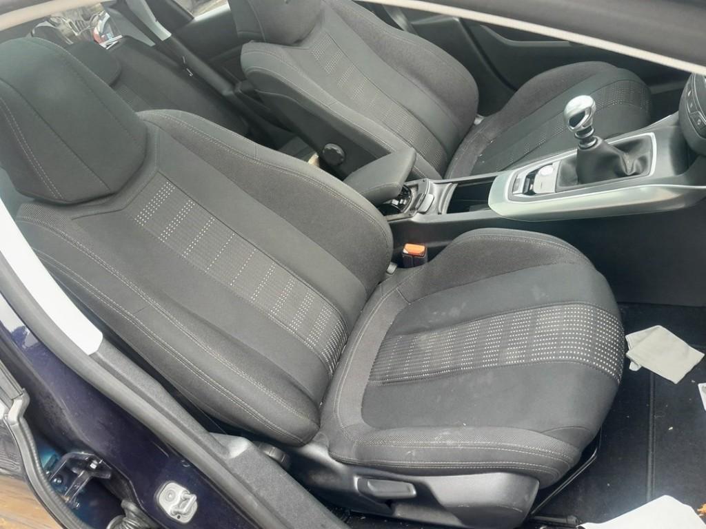 STOEL RECHTS VOOR Peugeot 308 SW (L4 / L9 / LC / LJ / LR), Auto-onderdelen, Interieur en Bekleding, Peugeot, Gebruikt