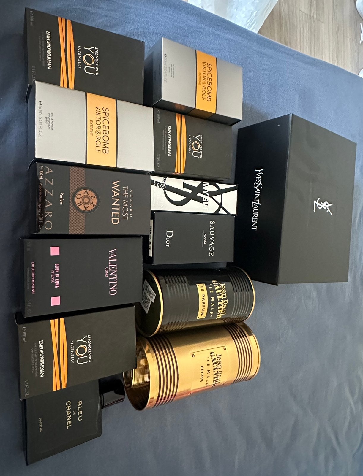 12 Bouteilles de parfums vide avec boites, Ophalen, Zo goed als nieuw