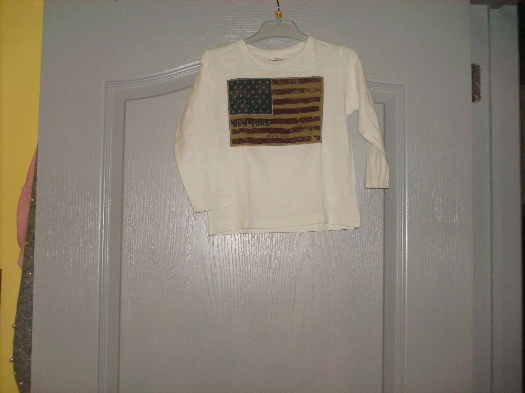 a vendre tee shirt enfant, Kinderen en Baby's, Kinderkleding | Maat 104, Ophalen of Verzenden, Zo goed als nieuw, Jongen, Overige typen
