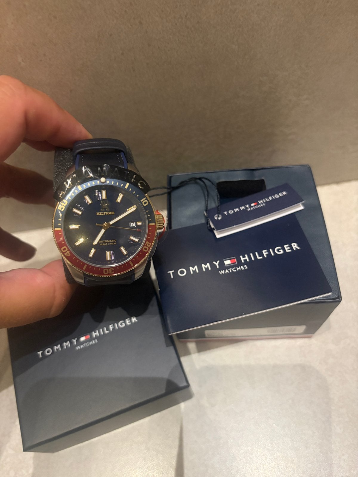 Montre automatique homme Tommy Hilfiger neuve, Autres marques, Enlèvement ou Envoi, Acier, Autres matériaux