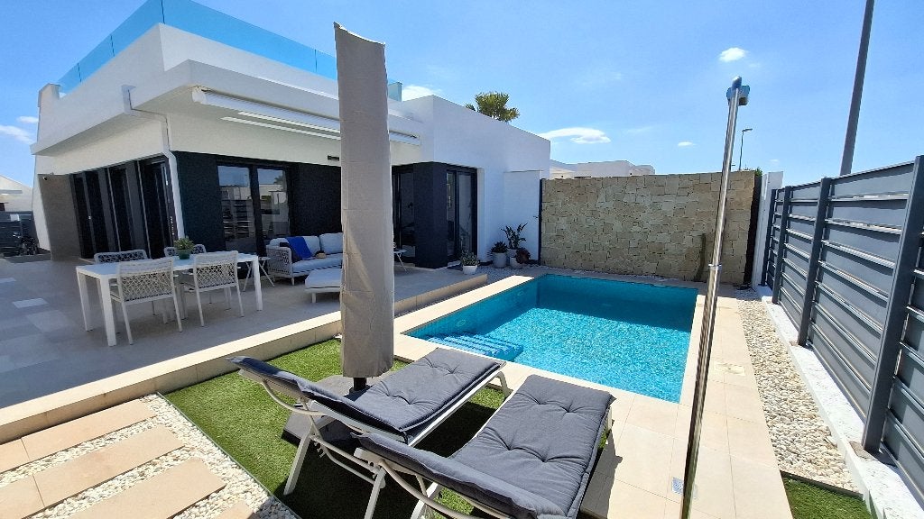 Vakantiehuis spanje, Vakantie, Costa Brava, Recreatiepark, Aan meer of rivier, Chalet, Bungalow of Caravan