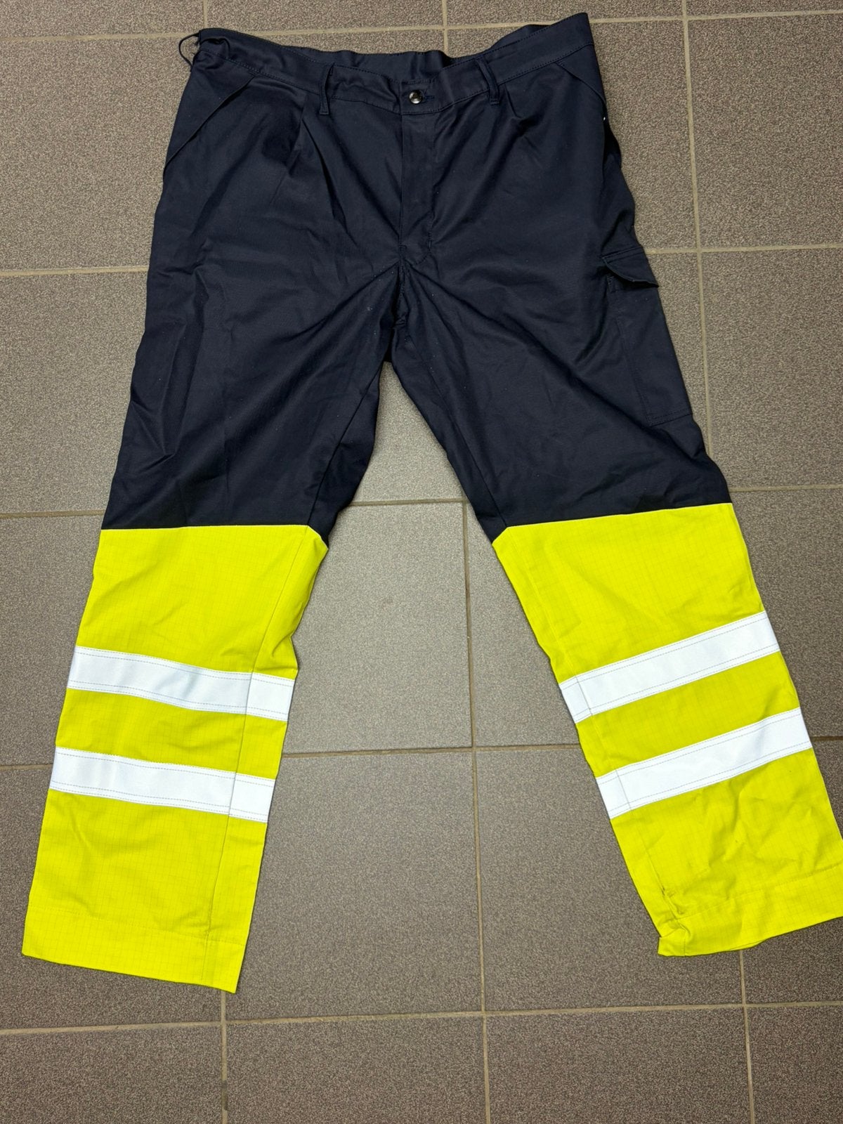 Pantalon de travail ignifuge, résistant produits chimiques, Jardin & Terrasse, Enlèvement ou Envoi, Comme neuf, Pantalon