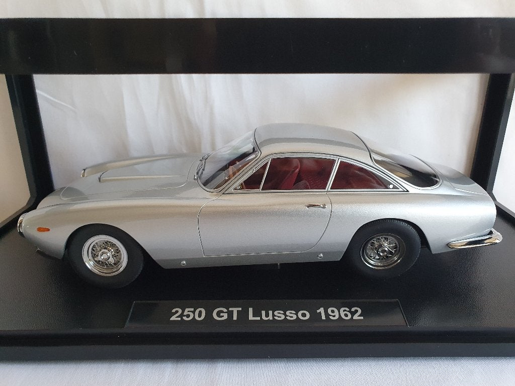 Ferrari 250 GT Lusso argent métallisé 1962 KK-échelle 1:18, Hobby & Loisirs créatifs, Voitures miniatures | 1:18, Neuf, Voiture