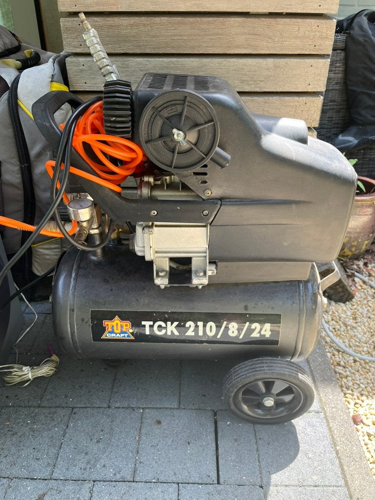 Top Craft luchtcompressor 24L 8 bar  inclusief accessoires, Ophalen, Gebruikt, 6 tot 10 bar, 200 tot 400 liter/min