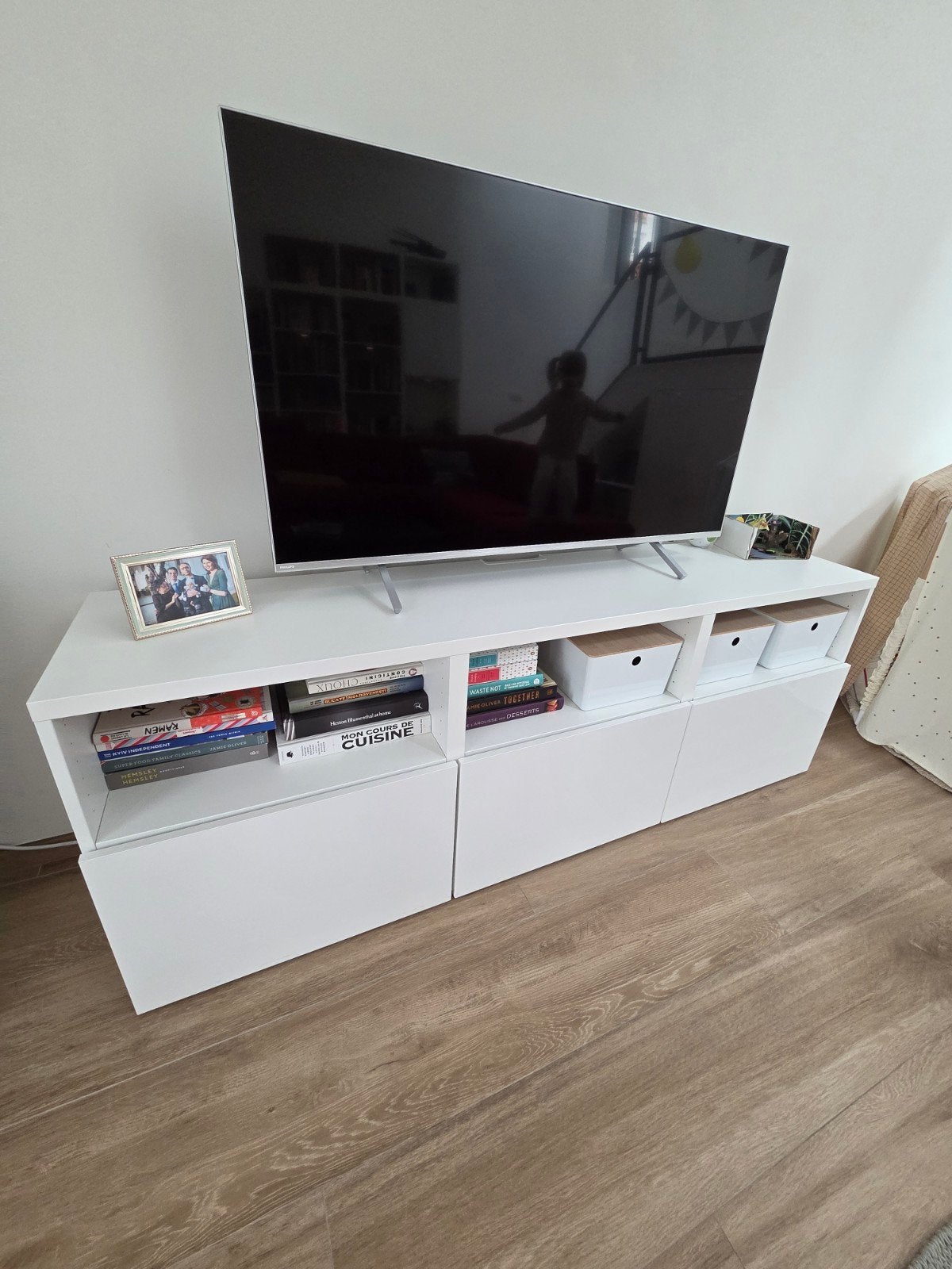 BESTA TV stand white, 25 à 50 cm, Moins de 100 cm, 150 à 200 cm, Comme neuf