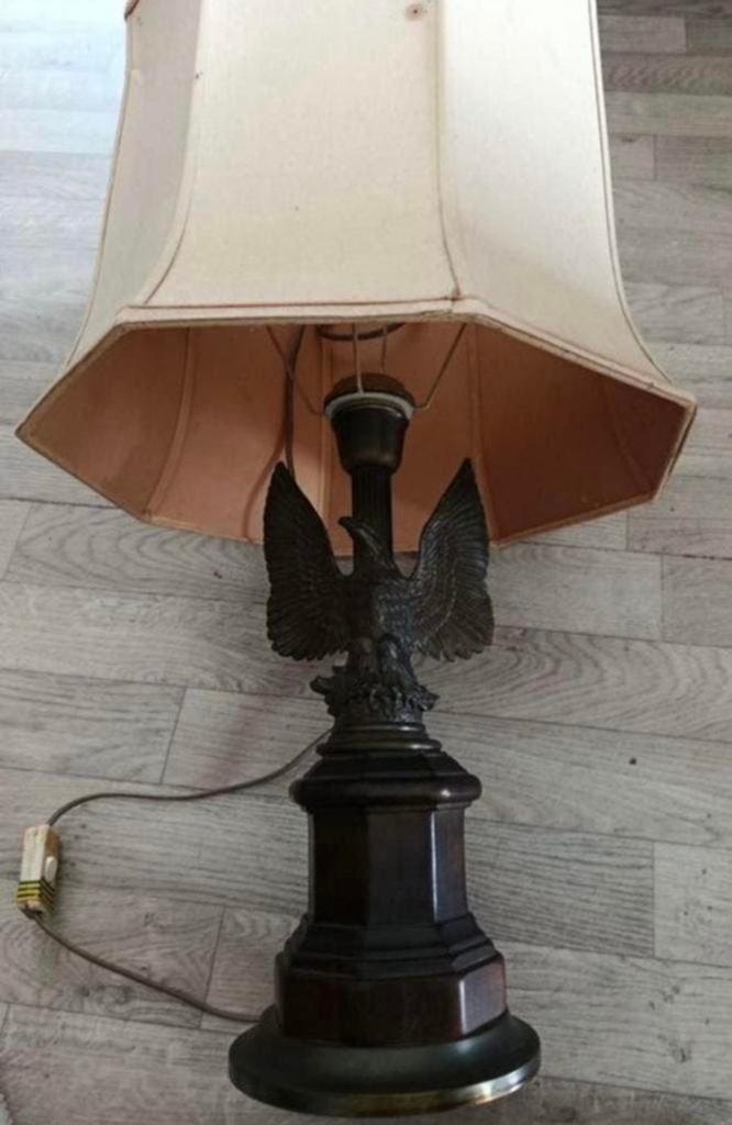 Lampe 70 aigle, Enlèvement
