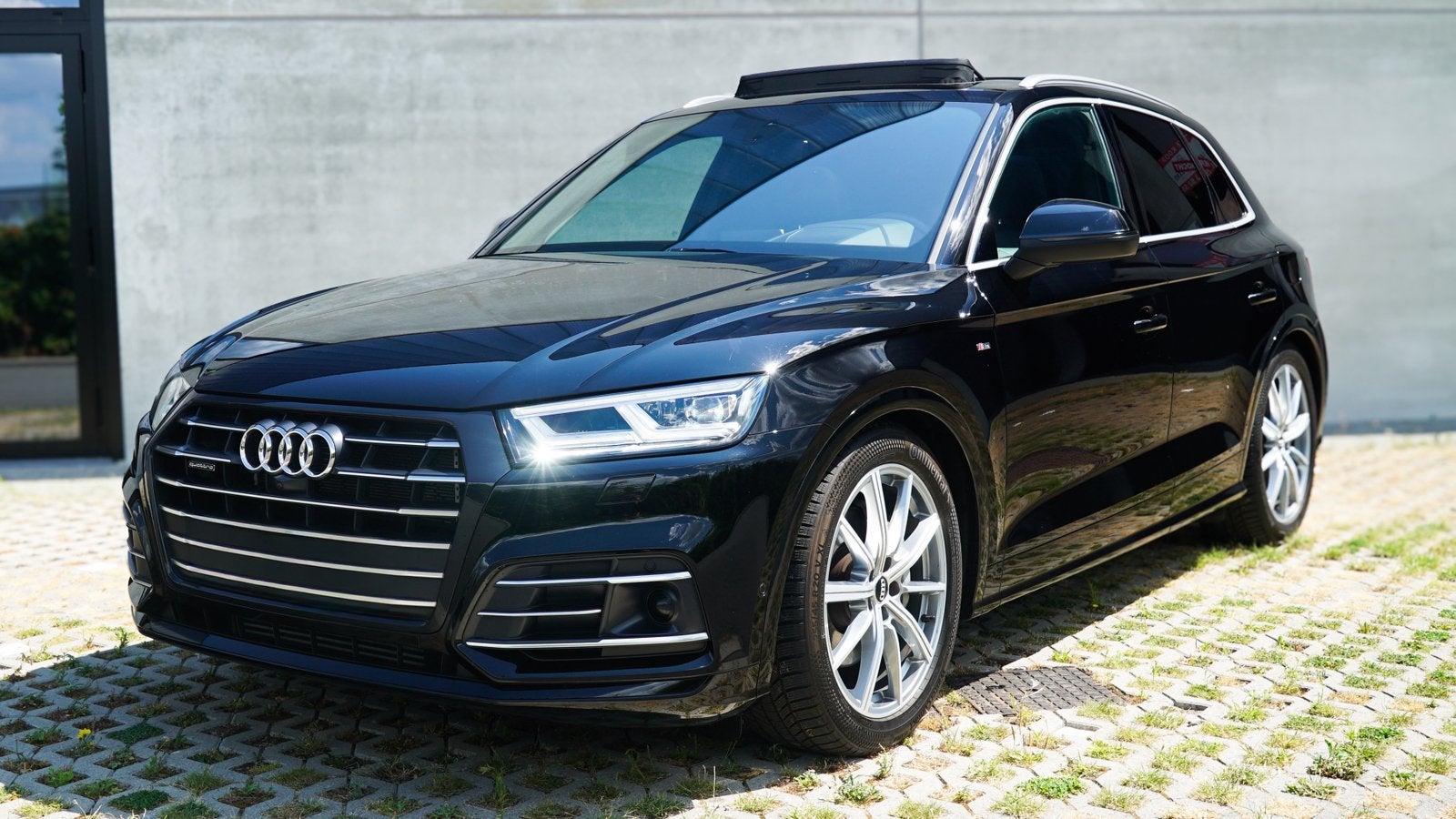Audi Q5 55TFSI e Quattro, Automaat, Dealer onderhouden, Zwart, 4 cilinders