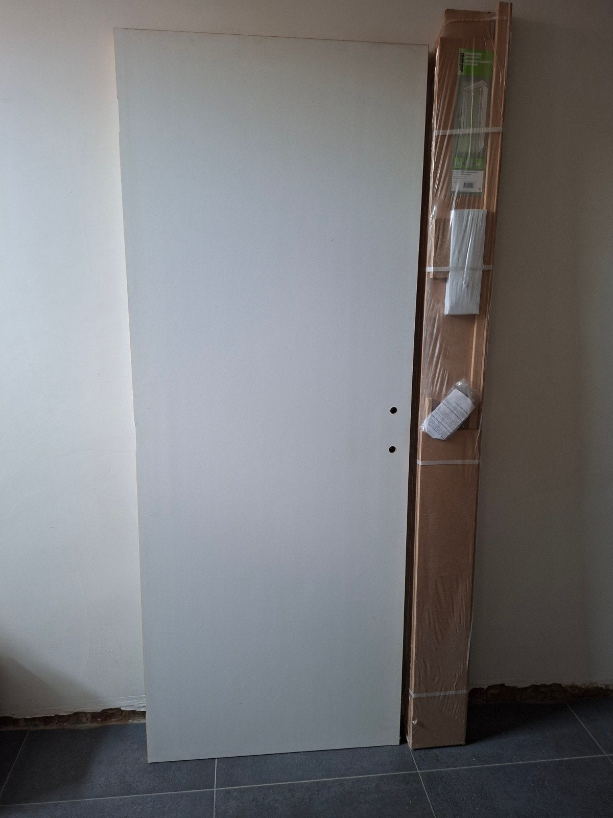4 portes peintes avec couvercles toujours dans l'emballage., Bricolage & Construction, Enlèvement, Moins de 80 cm, 200 à 215 cm