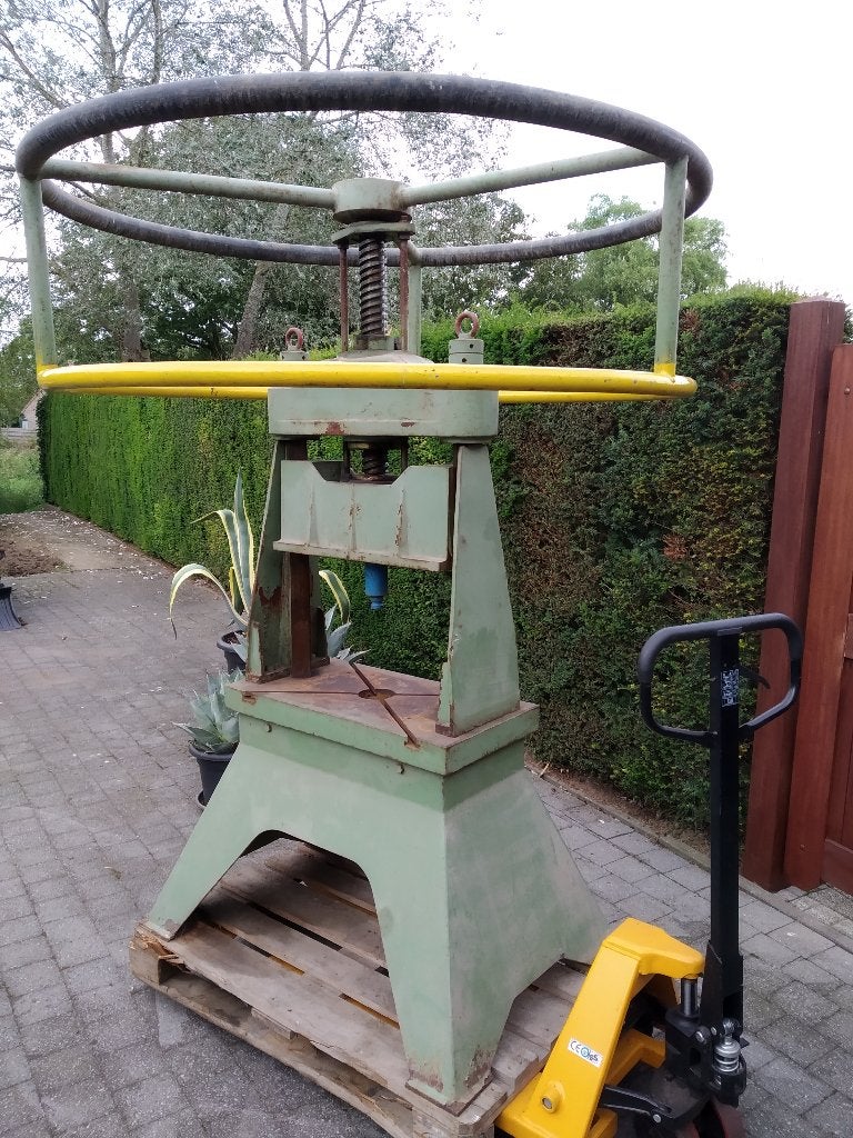 slingerpers, Doe-het-zelf en Bouw, Gereedschap | Overige machines, Ophalen, Zo goed als nieuw