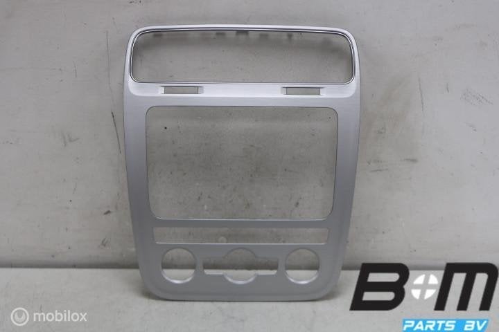 Afdekking radio / kachelbediening VW Scirocco 1K8819728B, Utilisé