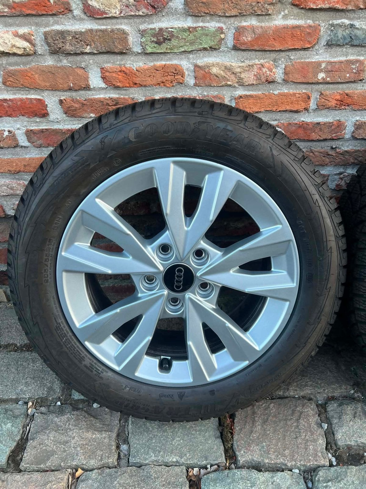 AUDI A3 8Y WINTERSET 205/55/R16 BIJNA NIEUWE STAAT, Auto-onderdelen, Banden en Velgen, Ophalen, Gebruikt, 16 inch, Banden en Velgen