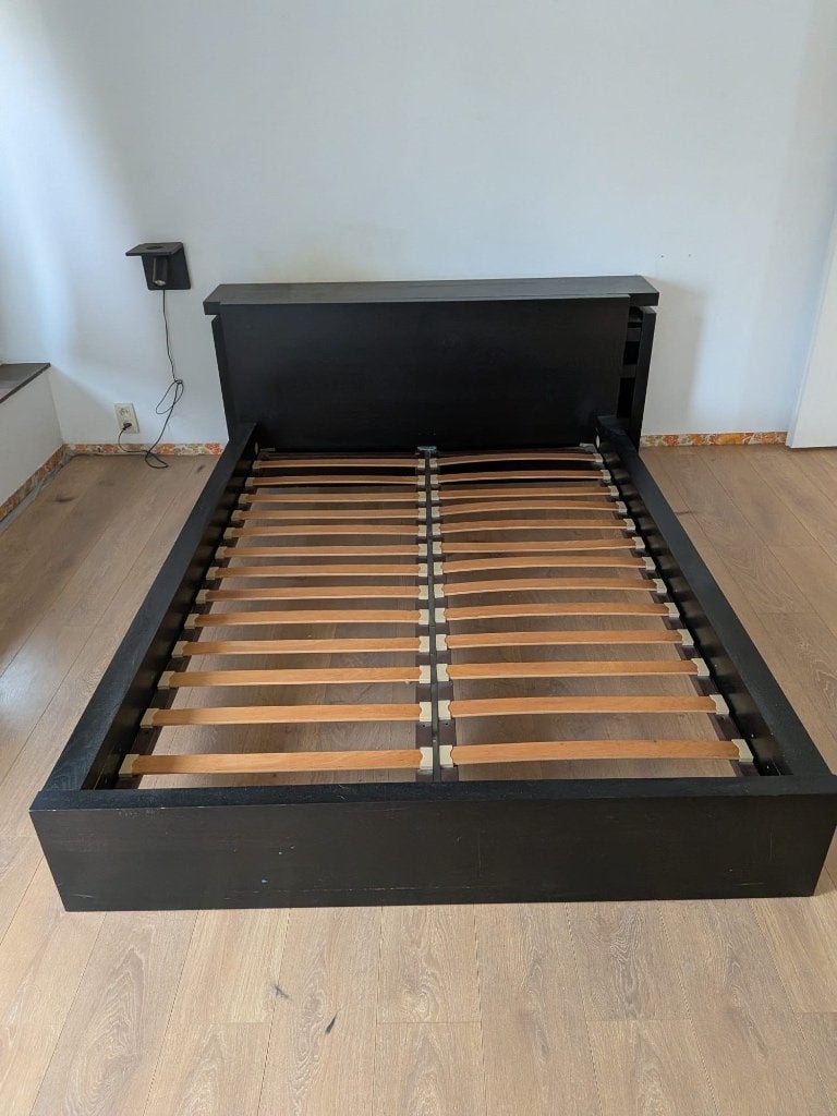 Lit et sommier, 140 cm, Enlèvement, Utilisé, 200 cm