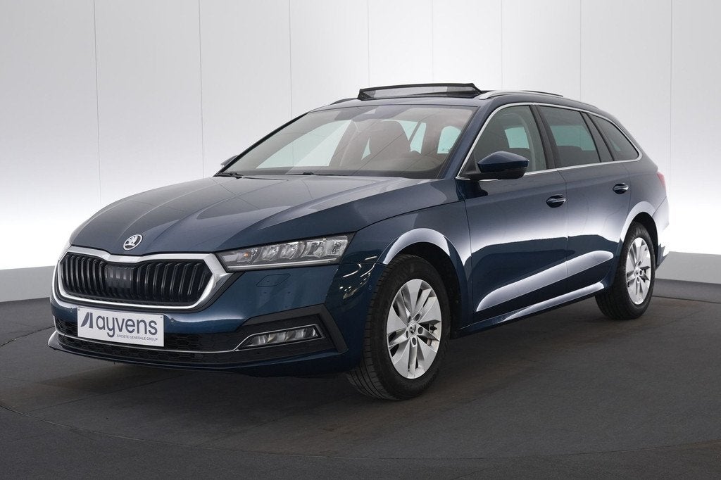 (2BFJ281) SKODA OCTAVIA COMBI, 121 g/km, Achat, Entreprise, Carnet d'entretien
