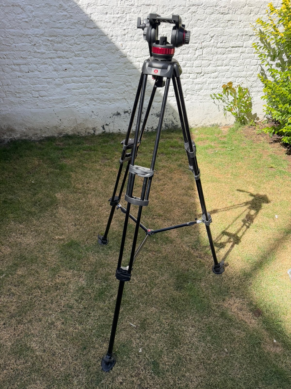 Manfrotto 546B professioneel videostatief + 504HD videokop, Zo goed als nieuw, Ophalen of Verzenden, Driepoot, Met balhoofd