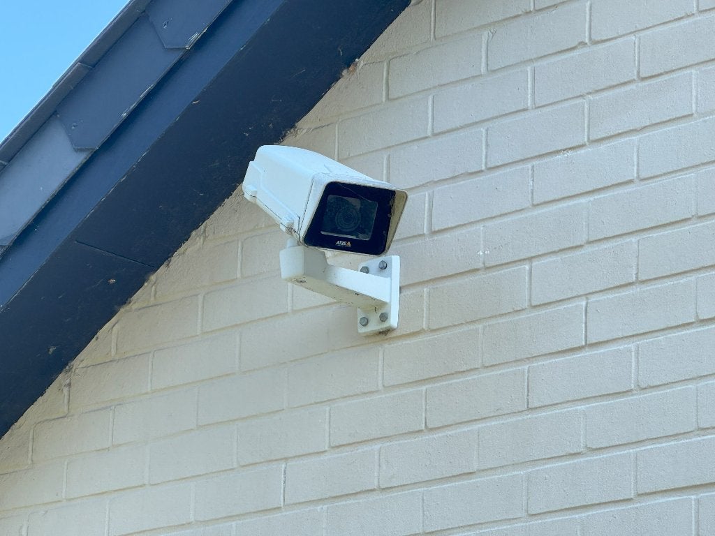 AXIS P1354 Network Camera, Audio, Tv en Foto, Videobewaking, Ophalen, Gebruikt, Buitencamera