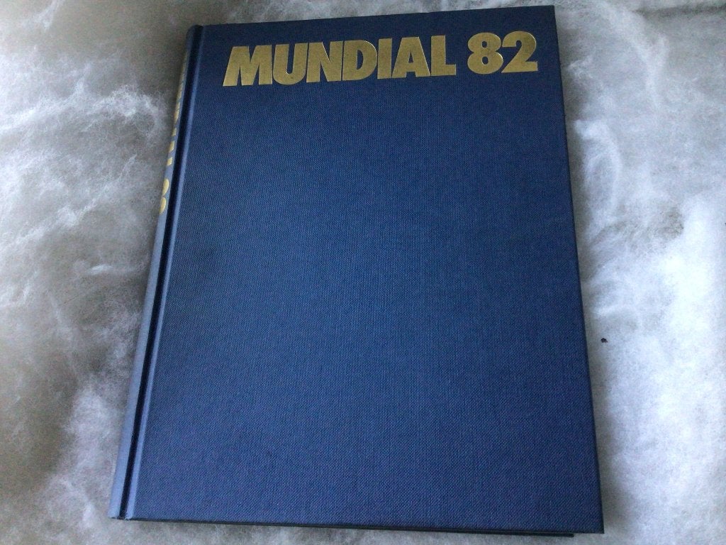 Voetbalboek. Mundial 82. Ben de Graaf, Livres, Livres de sport, Enlèvement ou Envoi