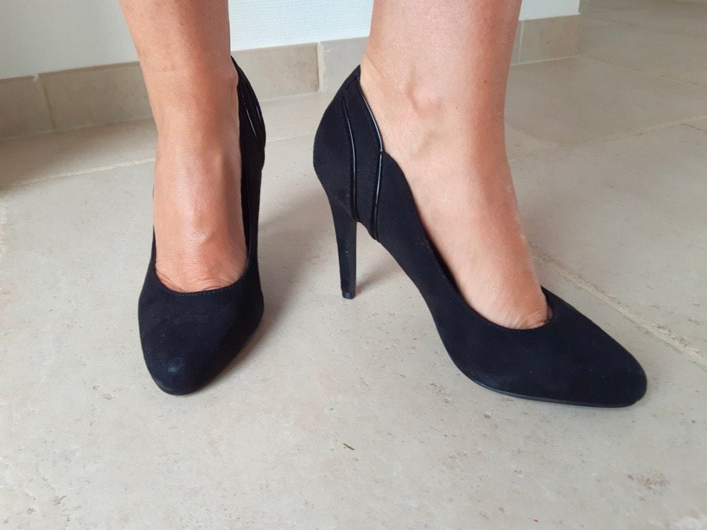 Elegante high heels in daim, Kleding | Dames, Ophalen of Verzenden, Zo goed als nieuw, Schoenen met hoge hakken