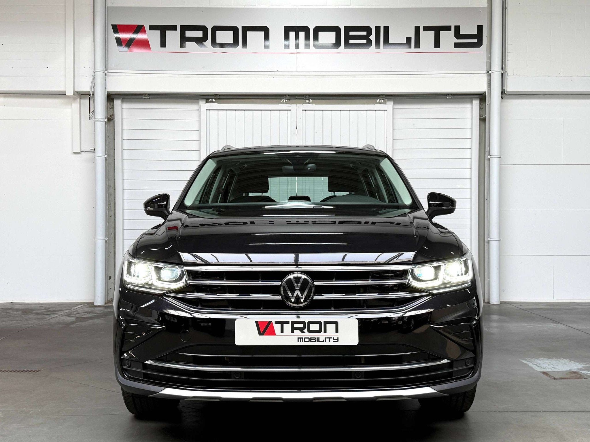 Volkswagen Tiguan Tiguan eHybrid 1.4 Elegance DSG (180 kW) C, 1395 cm³, Achat, Entreprise, Noir
