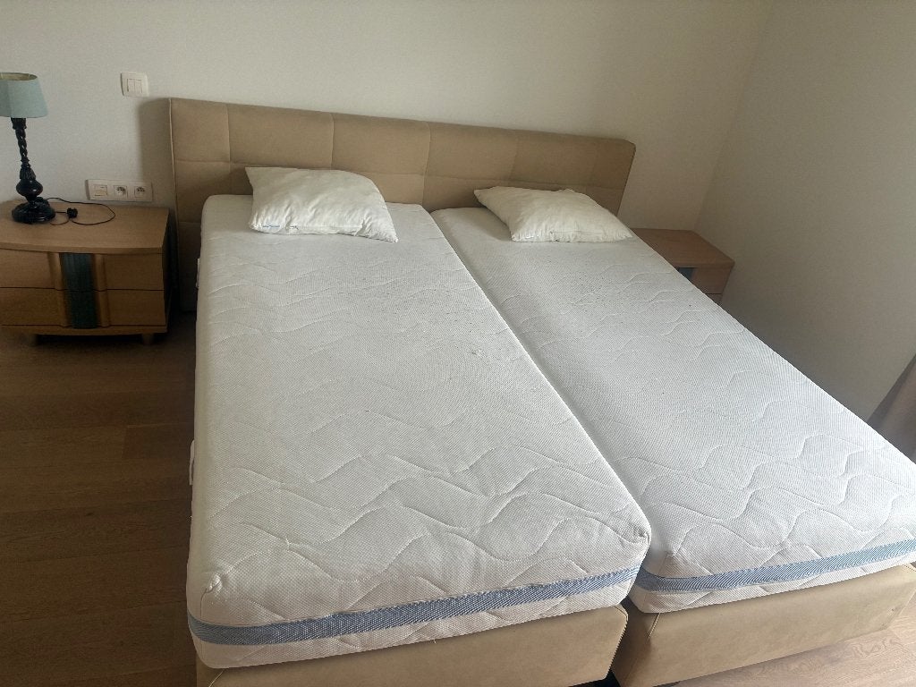 Boxspring enkel of dubbel te gebruiken 200 x 160, Maison & Meubles, Chambre à coucher | Lits boxsprings, Beige, Utilisé, 200 cm