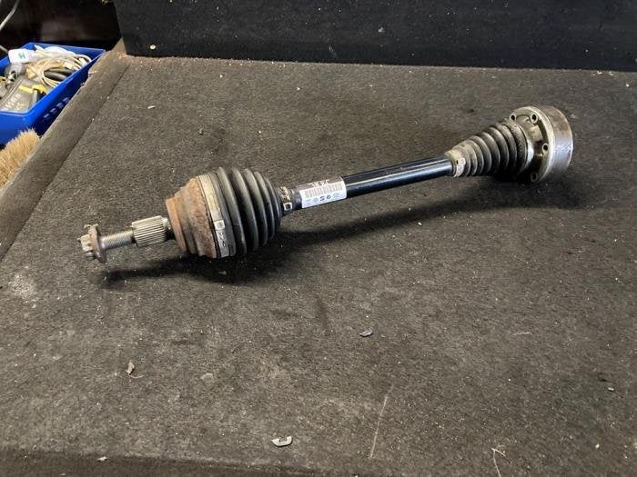 Aandrijfas links-voor van een Volkswagen Golf Sportsvan, Gebruikt, -, Volkswagen, -