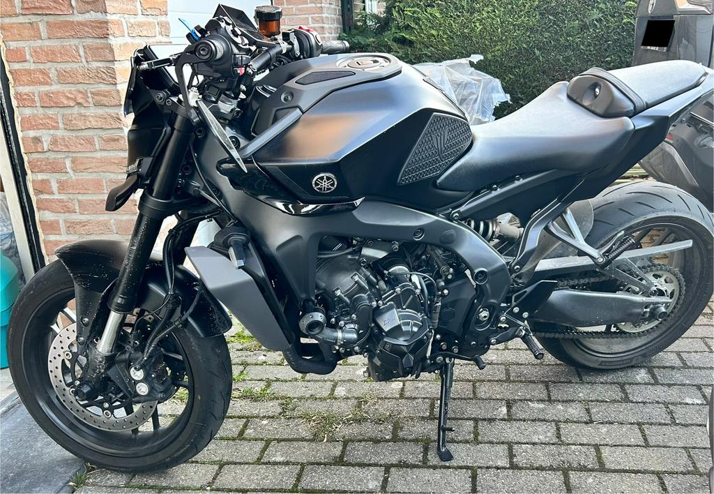YAMAHA MT-09 2025 A2 35kw 📝 (full power), Motos, Particulier, Permis Moto A2 minimum, 3 cylindres, Échappement sport