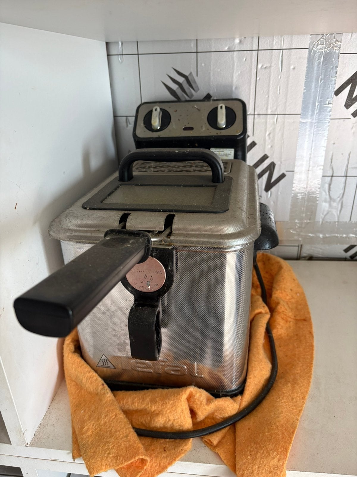Friteuse gratis, 2 tot 3 liter, Ophalen, Gebruikt, Uitneembare binnenpan