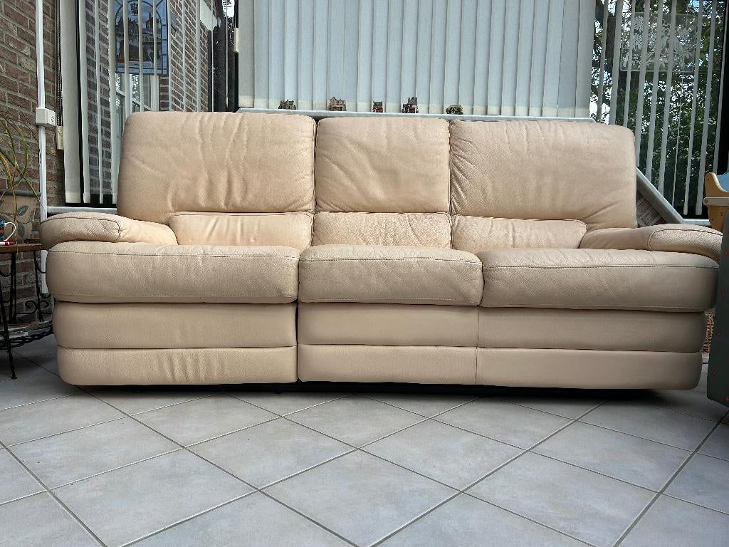 beige lederen zetel 3-zit waarvan 1 deel relax, Huis en Inrichting, Ophalen, Gebruikt, Klassiek, Driepersoons