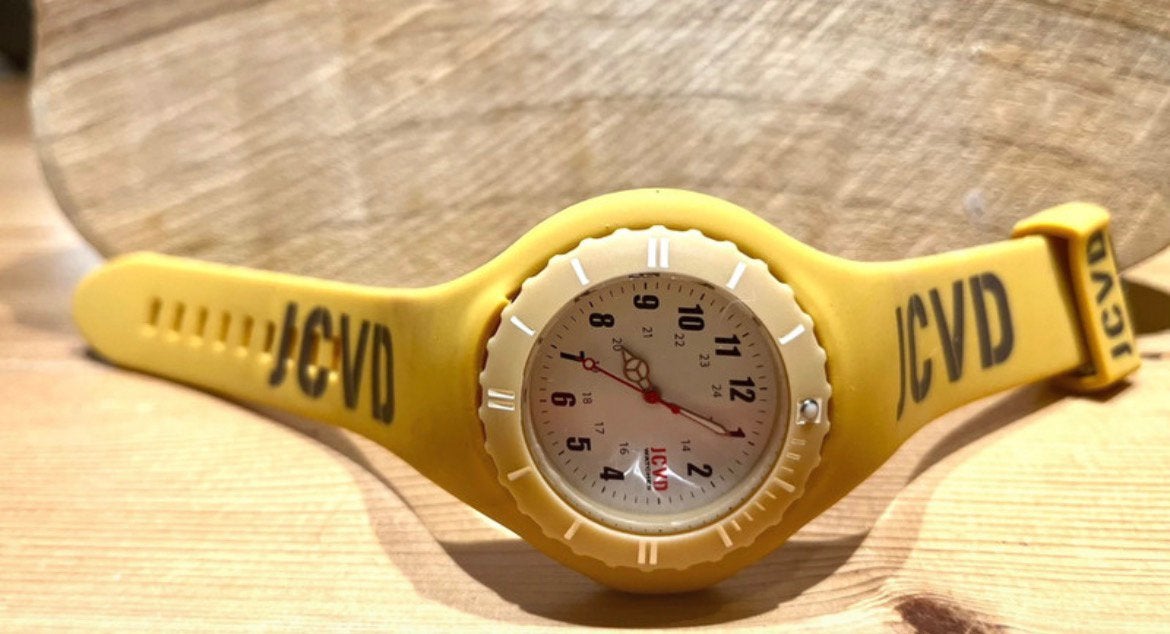 Montre silicone JCVD, Bijoux, Sacs & Beauté, Accessoires Autre, Enlèvement ou Envoi, Comme neuf
