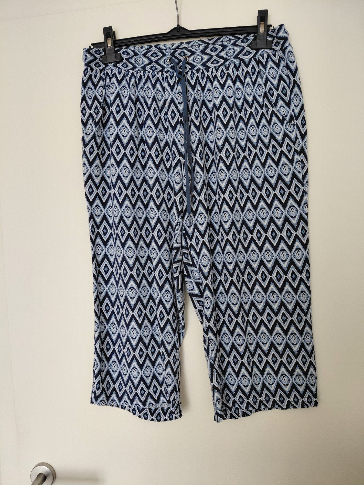 Capri broek maat L, Kleding | Dames, Broeken en Pantalons, Ophalen of Verzenden, Maat 42/44 (L)