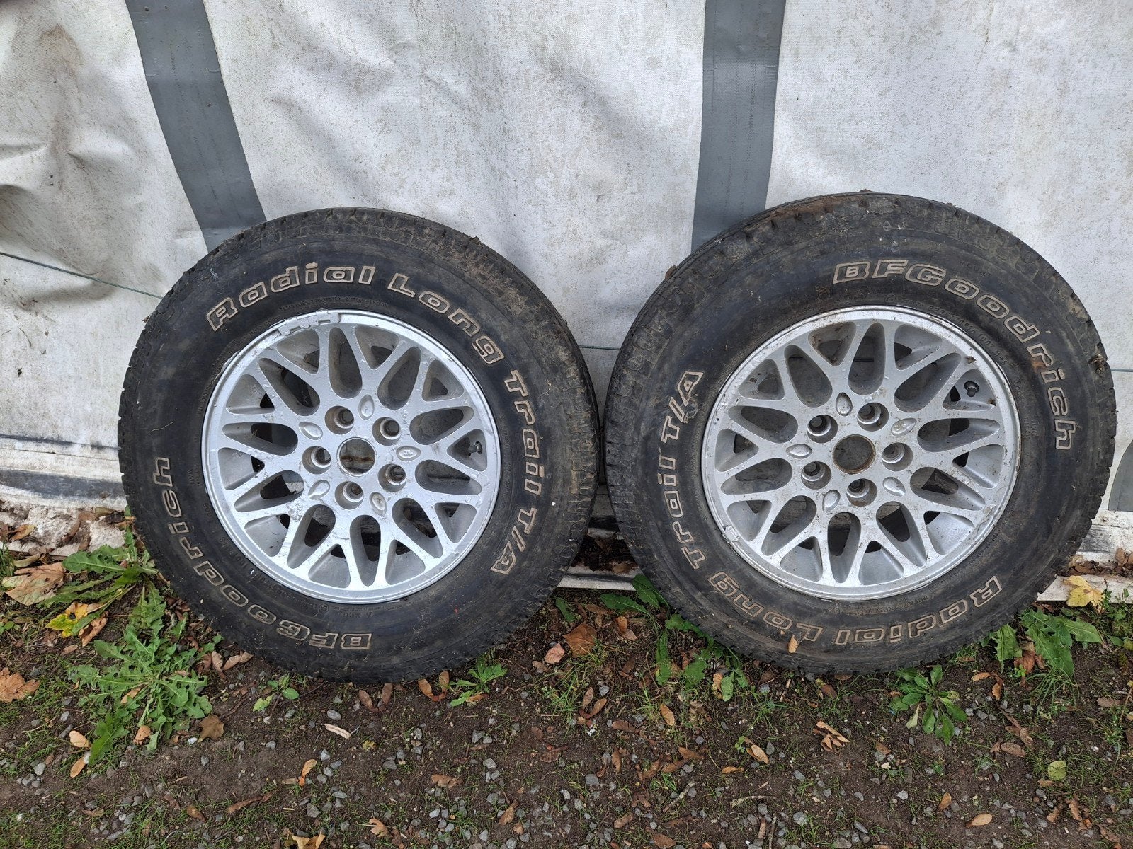 roues 2 jeep(pour secours), Enlèvement