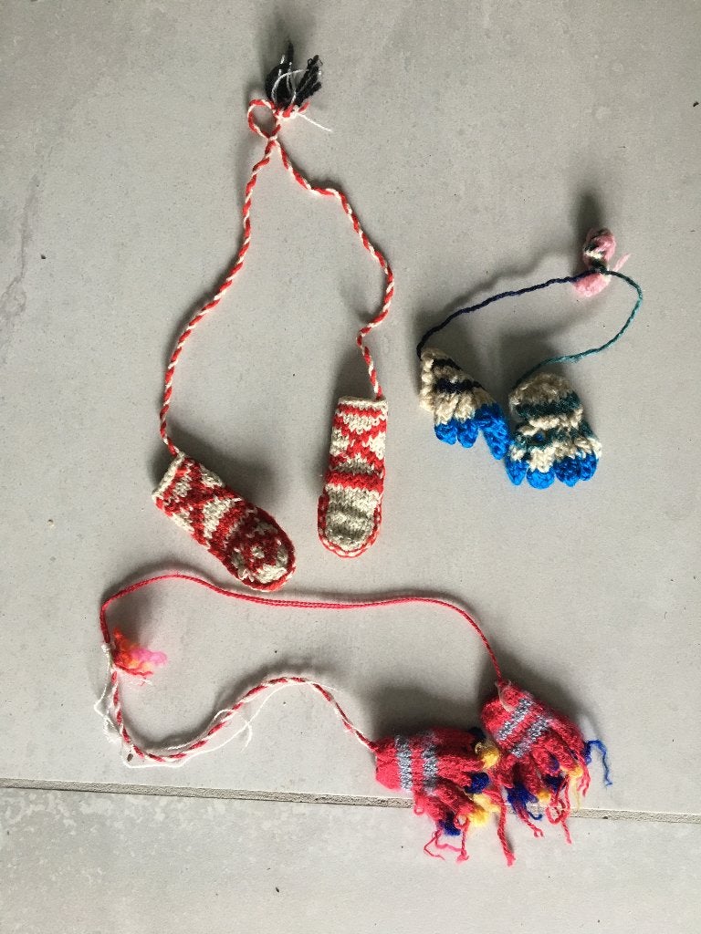 kleine wantjes wol(voor decoratie), Hobby en Vrije tijd, Ophalen of Verzenden, Breien