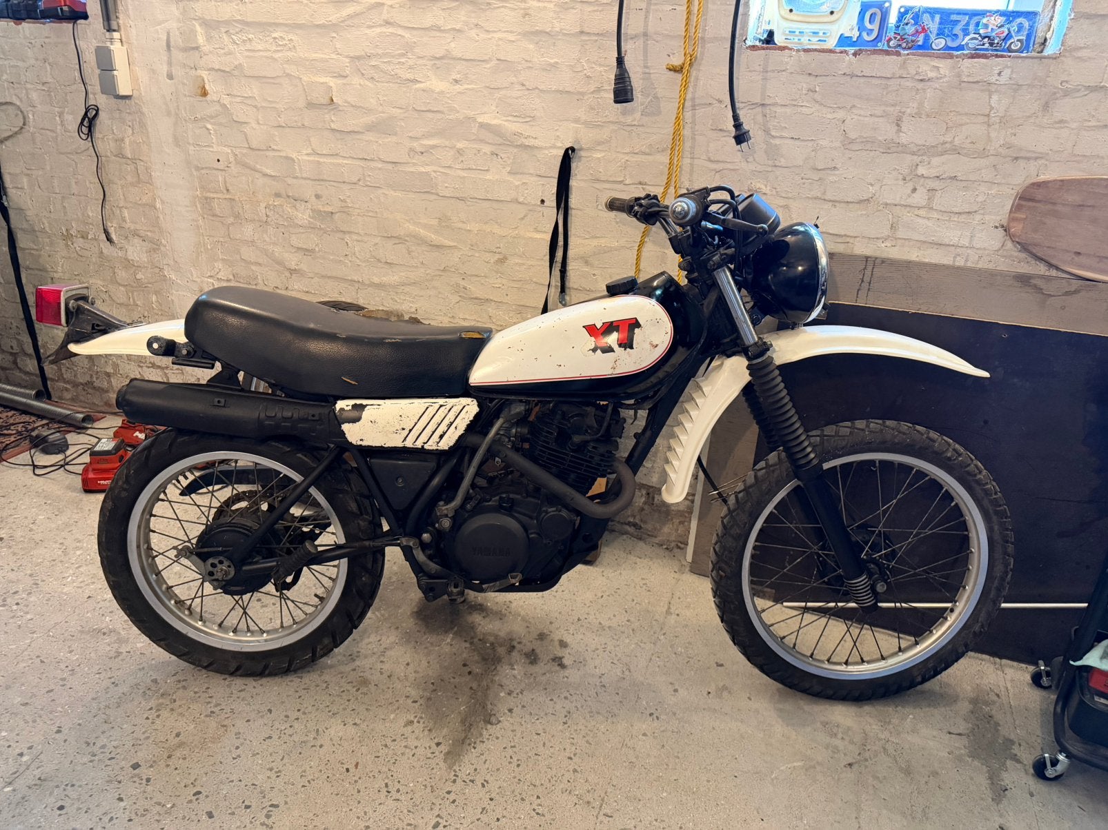 Yamaha XT 250  4Y0, Motos