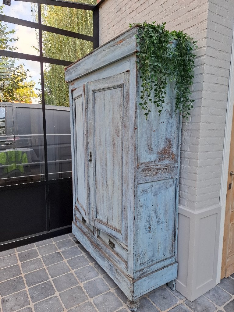 Oude kast, Enlèvement