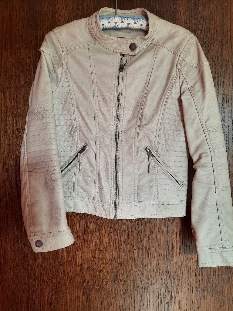 Veste «effet cuir » fille taille 140, Enfants & Bébés, Enlèvement, Comme neuf, Fille, Pull ou Veste