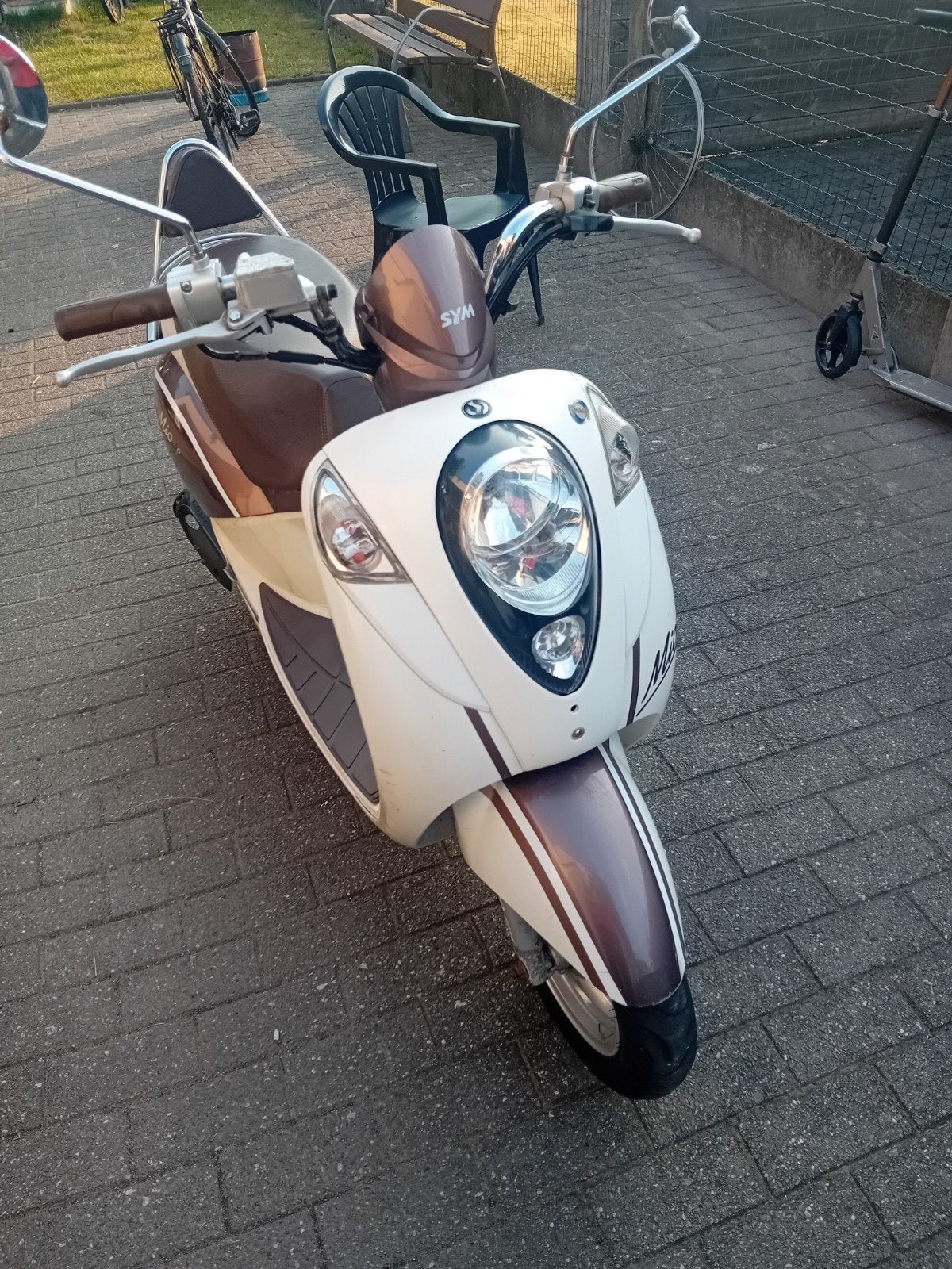 Scooter Sym Mio.
Classe A, Vélos & Vélomoteurs, Scooters | SYM, Mio