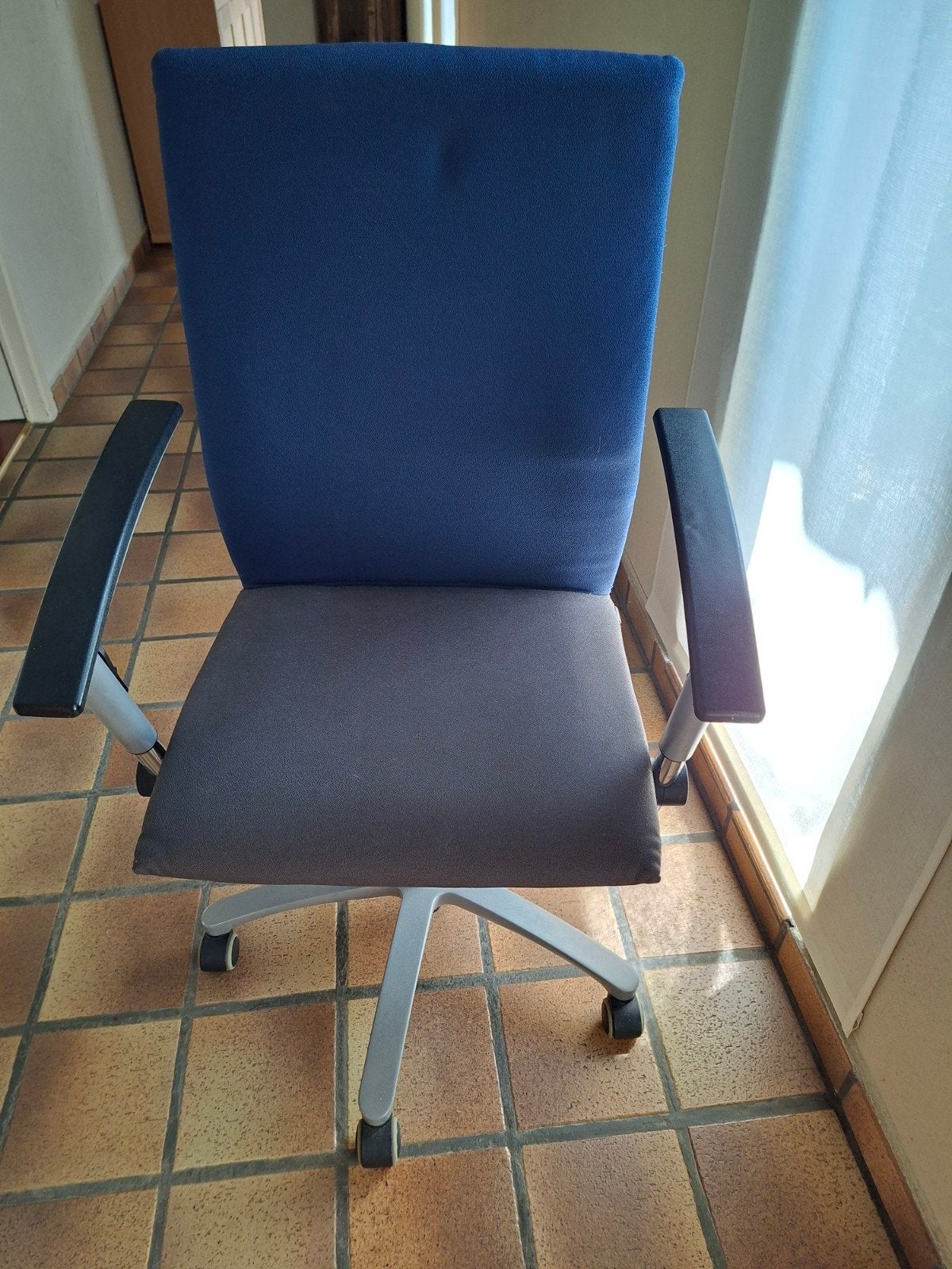 Design Bureaustoel, Huis en Inrichting, Bureaustoelen, Ophalen, Blauw, Zo goed als nieuw, Bureaustoel