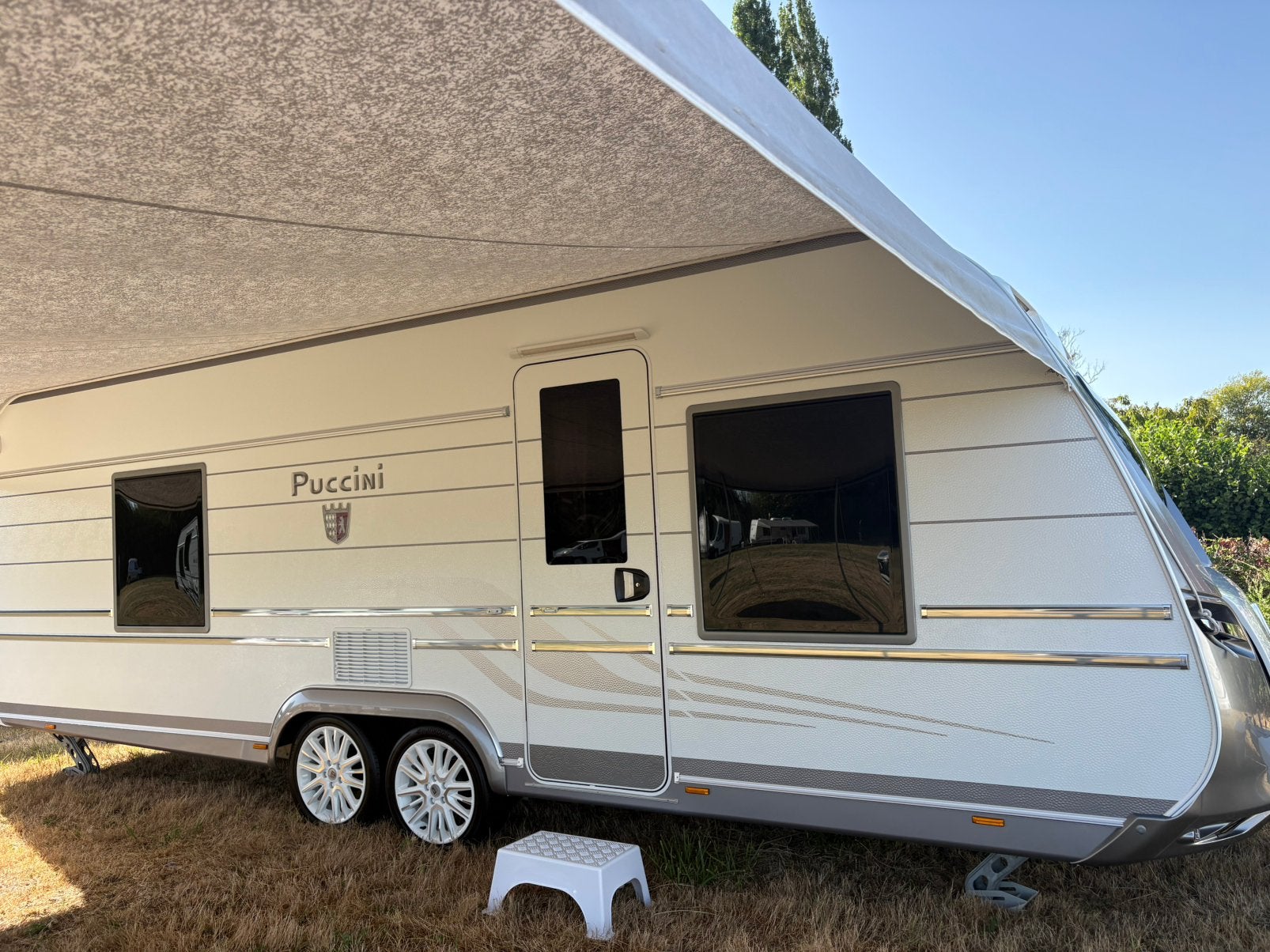 Tabert Puccini, Caravanes & Camping, Jusqu'à 2