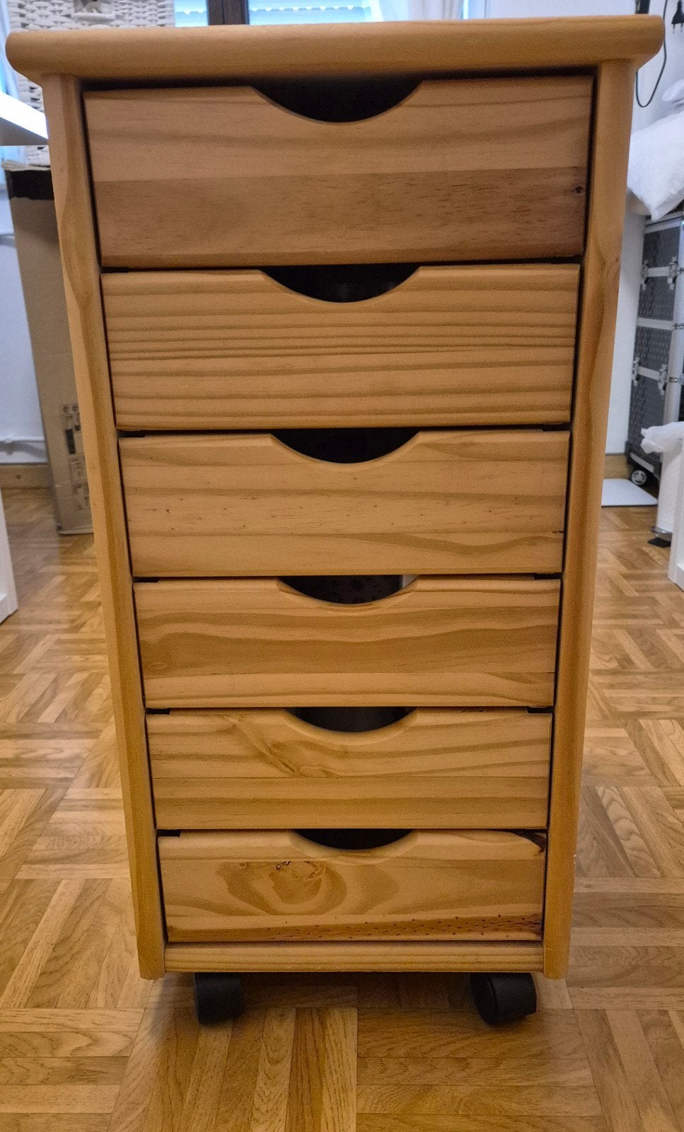 Meuble de rangement à roulettes, Enlèvement