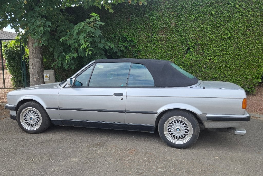 BMW 325i E30cabriolet 1990, 4 zetels, Achterwielaandrijving, Zwart, 2494 cc