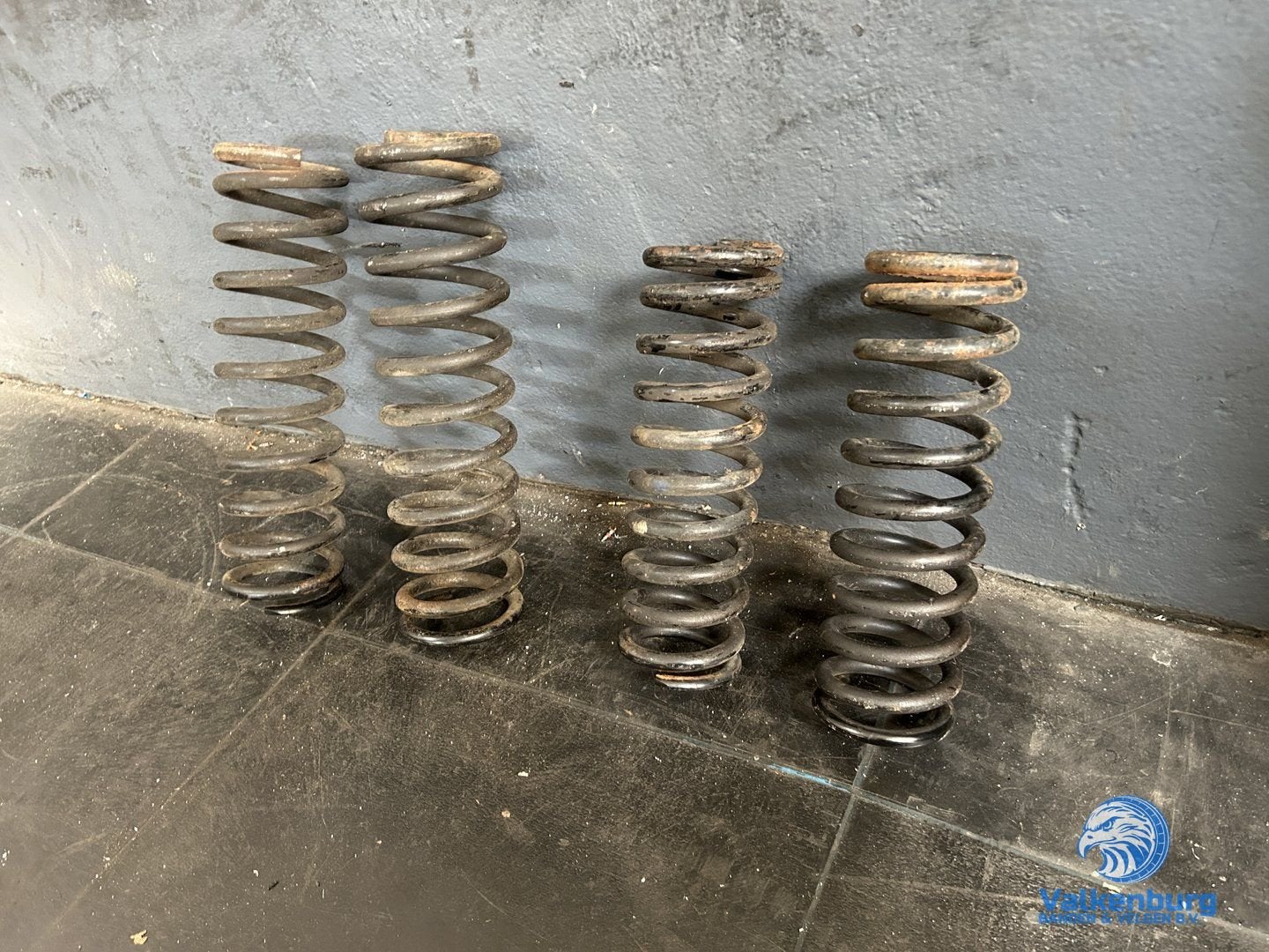 Spiraalveren set van 4 voor Mercedes W201 190D, Gebruikt, -, -, Ophalen of Verzenden