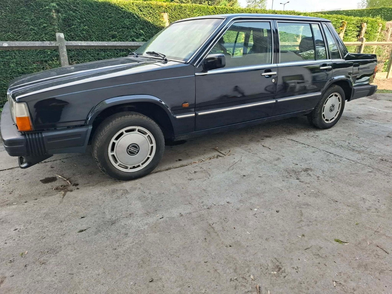 Volvo 760 TURBO BENZINE 182cv.1986, 4 deurs, Beige, 4 cilinders, Zwart
