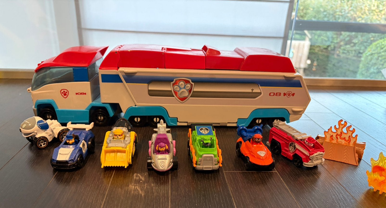 Camion Paw Payroll et véhicules de course, Enlèvement, Comme neuf