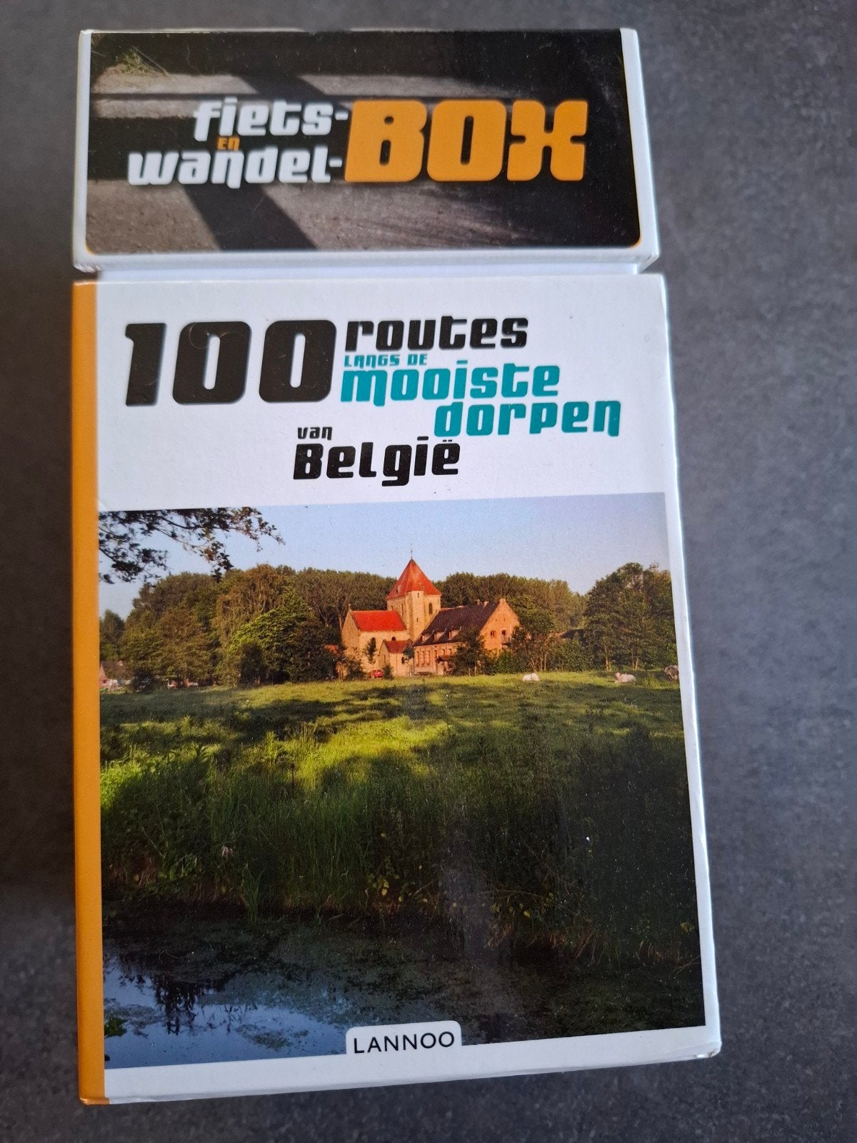 Fiets- en wandelbox: 100 routes langs de mooiste dorpen van, Boeken, Reisgidsen, Ophalen of Verzenden, Santina & Johan De Meester