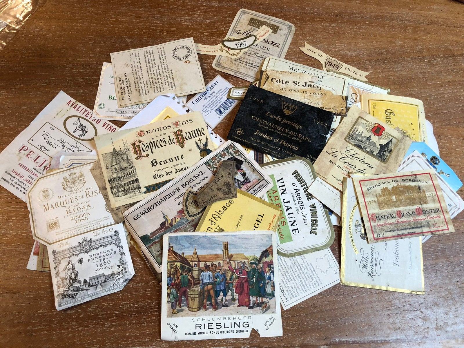 Lot d’étiquettes de bouteilles de vin, Collections, Enlèvement ou Envoi