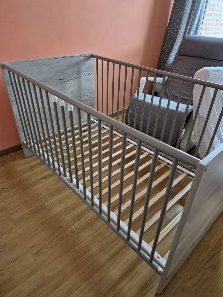 Lit enfant 1m40 + sommier, Sommier à lattes, 70 à 85 cm, Comme neuf, Enlèvement