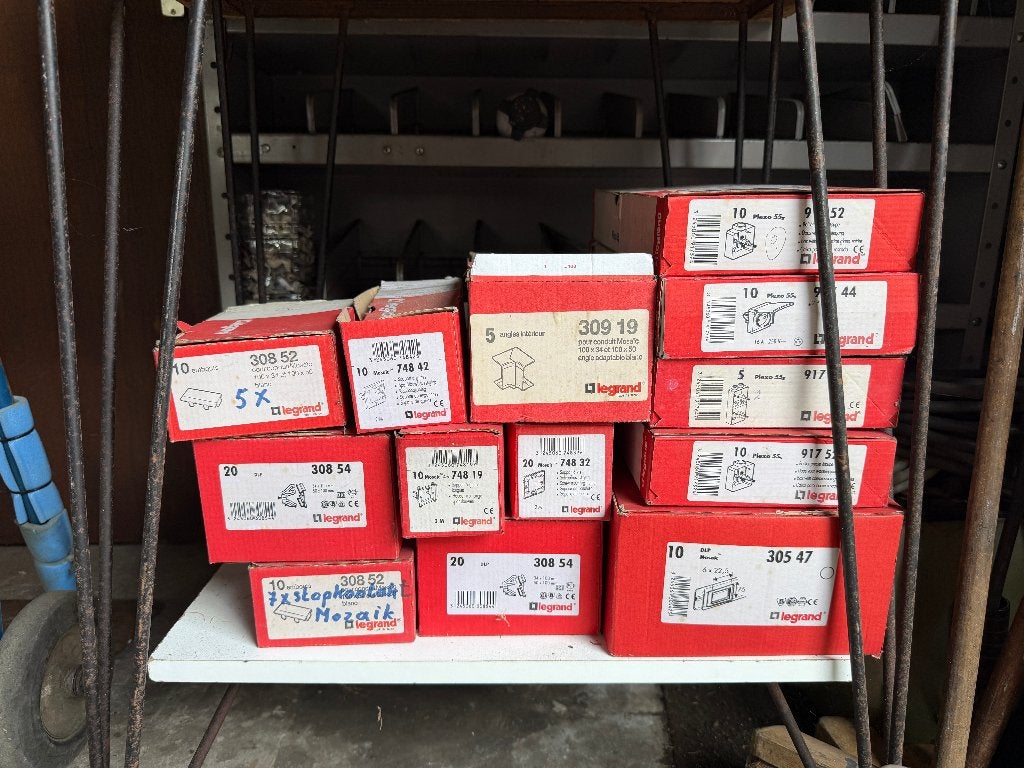 Schakelmateriaal Legrand, Doe-het-zelf en Bouw, Ophalen, Zo goed als nieuw, Overige merken, Overige typen