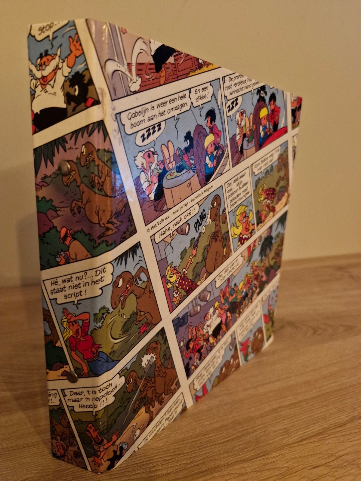 Jommeke ringkaft A5 formaat, naam in geschreven , 24x22x4 cm, Ophalen of Verzenden, Overige figuren, Gebruikt, Gebruiksvoorwerp